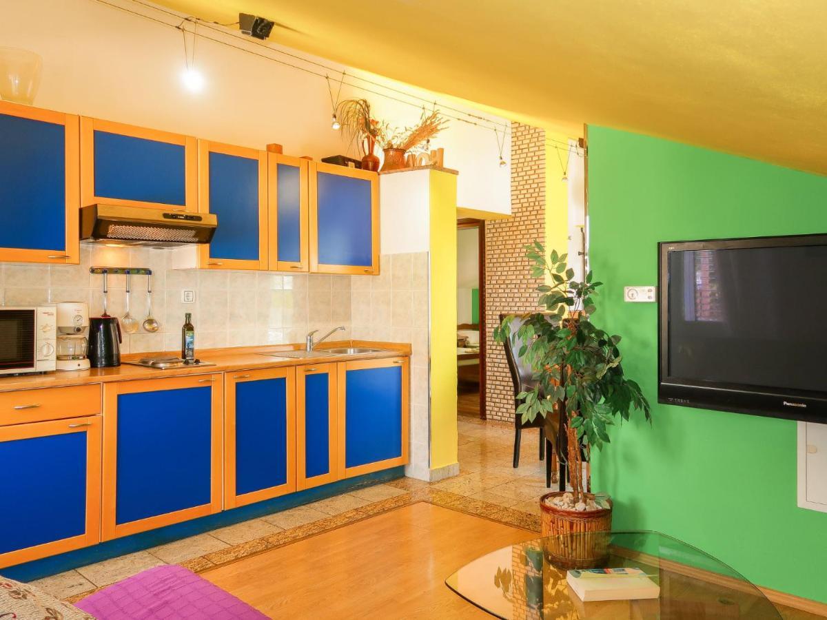 Apartment Blekic - Mlk305 By Interhome