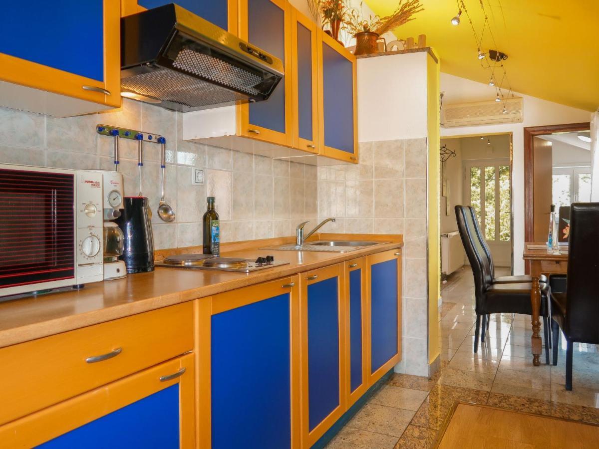 Apartment Blekic - Mlk305 By Interhome Malinska